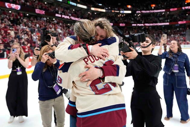 May 20, 2026, Ottawa, On, CANADA: Montreal Victoire s Marie-Philip Poulin (29) embraces Laura Stacey (7) after winning the PWHL Walter Cup against the Ottawa Charge, in Ottawa, on Wednesday, May 20, 2026. Canada News - May 20, 2026  - ZUMAc35_ 20260520_zaf_c35_127 Copyright: xJustinxTangx