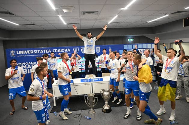 Craiova football players Stefan Baiaram, Mihnea Gabriel Radulescu, Juraj Badelj, Alexandru Cretu, Adrian Rus, Nikola Stefanovic, Oleksandr Romanchuk and Pavlo Isenko among them, together with the trophies won in the 2025 2026 season and their coach Filipe Amaral Rino Coelho at the press conference after the match between Universitatea Craiova and Universitatea Cluj, contand pentru Play off ul Superligii Superbet, desfacurat pe Stadionul Ion Oblemenco din Craiova, duminica 17 mai 2026 Craiova Copyright: xRazvanxPasarica SPORTxPICTURESx