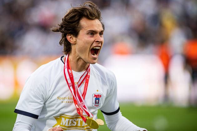 Fußball, Aarhus GF ist Meister in Dänemark Aarhus GF win the 3F Superliga 2025-2026, Aarhus, Denmark Aarhus, Denmark. 17th, May 2026. Markus Solbakken of AGF seen in celebration as winner of the 3F Superliga 2025-2026 after the match between Aarhus GF and Viborg FF at Ceres Park in Aarhus. Denmark, Aarhus  Copyright: xGonzalesxPhoto MortenxKjaerx