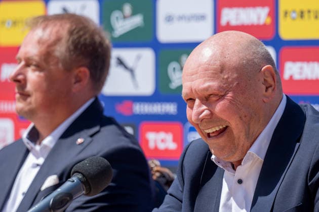 David Trunda, President of the Czech Football Association (FACR), left, and coach Miroslav Koubek spoke at a press conference, PK, Pressekonferenz announcing the Czech national team, Nationalteam s roster ahead of the World Cup, Prague, May 21, 2026. (CTKxPhoto OndrejxDeml) CTKPhotoP2026052104300  CTKPhotoP2026052104300