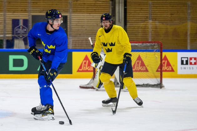 260521 Jack Berglund and Tim Heed of Sweden at a practice session during the 2026 IIHF Ice hockey, Eishockey World Championship, WM, Weltmeisterschaft on May 21, 2026 in Fribourg. Photo: Jesper Zerman BILDBYRAN kod JZ JZ0723 ishockey ice hockey ishockey-vm 2026 vm 2026 iihf world championship träning practice sverige sweden day 7 bbeng Copyright: JESPERxZERMAN BB260521JZ025