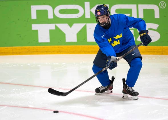 FRIBOURG, SCHWEIZ 20260521 Tre Kronors Viggo Björck under torsdagens träning under pagaende ishockey-VM i Schweiz.