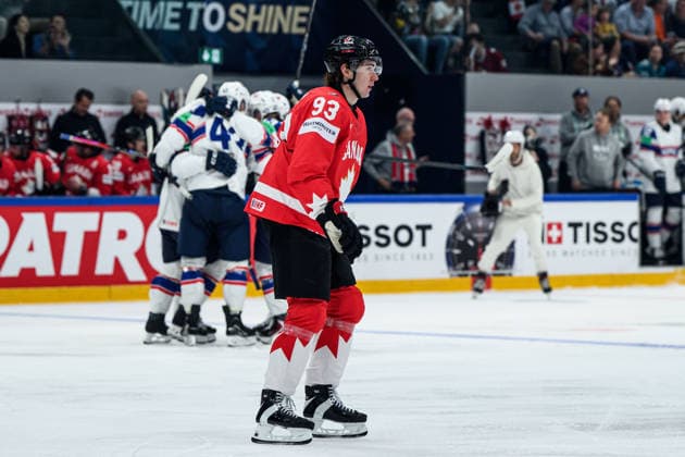 260521 Fraser Minten of Canada looks dejected after 0-1 during the 2026 IIHF Ice hockey, Eishockey World Championship, WM, Weltmeisterschaft between Canada and Norway on May 21, 2026 in Fribourg. Photo: Jesper Zerman BILDBYRAN kod JZ JZ0724 ishockey ice hockey ishockey-vm 2026 vm 2026 iihf world championship kanada canada norge norway canada kanada bbeng depp norge norway Copyright: JESPERxZERMAN BB260521JZ064