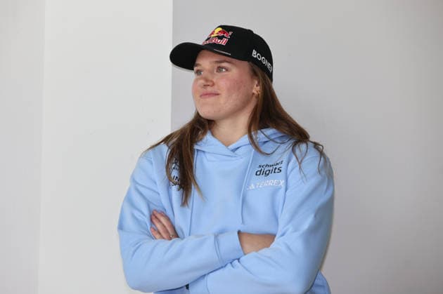 DSV Sommereinkleidung 2026 Hier im Bild Emma Aicher, Kopf, Portrait, Oberkörper, stehend, Ski Alpin, Slalom, Super-G, Wintersport