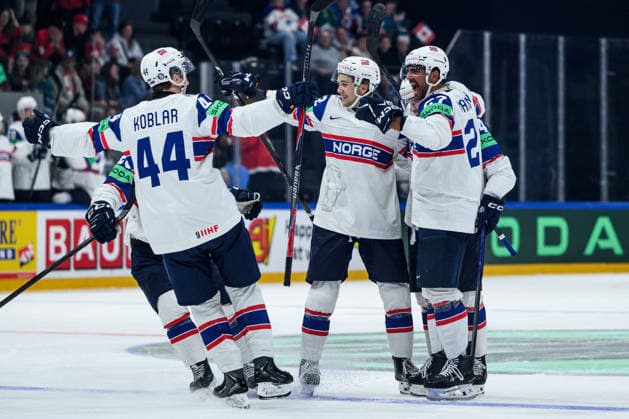 260521 Johannes Johannesen of Norway celebrates after 0-2 during the 2026 IIHF Ice hockey, Eishockey World Championship, WM, Weltmeisterschaft between Canada and Norway on May 21, 2026 in Fribourg. Photo: Jesper Zerman BILDBYRAN kod JZ JZ0724 ishockey ice hockey ishockey-vm 2026 vm 2026 iihf world championship kanada canada norge norway canada kanada bbeng jubel norge norway celebrates Copyright: JESPERxZERMAN BB260521JZ070