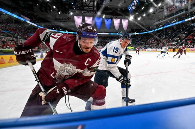 ZURICH, SWITZERLAND - MAY 21: Rudolfs Balcers of Latvia and Waltteri Merela of Finland battle for the puck along the boards during the 2026 IIHF Ice hockey, Eishockey World Championship, WM, Weltmeisterschaft Switzerland game between Latvia and Finland at Swiss Life Arena on May 21, 2026 in Zurich, Zurich. Zurich Swiss Life Arena Zurich Switzerland Copyright: xJustPictures.ch AndreaxBrancax jp-en-EuSpIm-JP7_ANB_Lat_Fin_21052026_8941