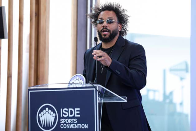 May 21, 2026, Madrid, Madrid, Spain: Marcelo Vieira, a former soccer player, receives the Legend Award during the 2026 ISC Awards Ceremony, which took place.as part of the ISDE Sports Convention, at the Official College of Architects of Madrid, on May 21, 2026, in Madrid, Spain. Madrid Spain - ZUMAa181 20260521_zaa_a181_043 Copyright: xIrinaxR.xHipolitox