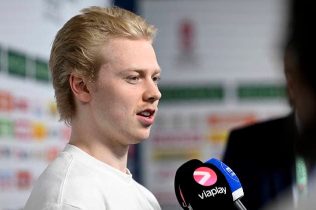 LKS 20260521 Finnish Ice hockey, Eishockey player Konsta Helenius (Buffalo Sabres) speaking to the press during the break of the 2026 IIHF Ice Hockey World Championships preliminary round group A match between Latvia and Finland in Zurich on May 21, 2026. - RONI REKOMAA Zürich Switzerland 1bP2VKpNBGg  Copyright: xRonixRekomaax 1bP2VKpNBGg