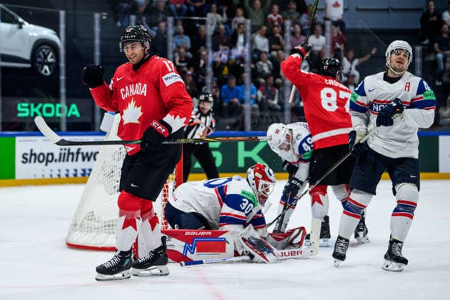 260521 Gabriel Vilardi of Canada celebrates after 3-3 during the 2026 IIHF Ice hockey, Eishockey World Championship, WM, Weltmeisterschaft between Canada and Norway on May 21, 2026 in Fribourg. Photo: Jesper Zerman BILDBYRAN kod JZ JZ0724 ishockey ice hockey ishockey-vm 2026 vm 2026 iihf world championship kanada canada norge norway canada kanada bbeng jubel norge norway celebrates Copyright: JESPERxZERMAN BB260521JZ081