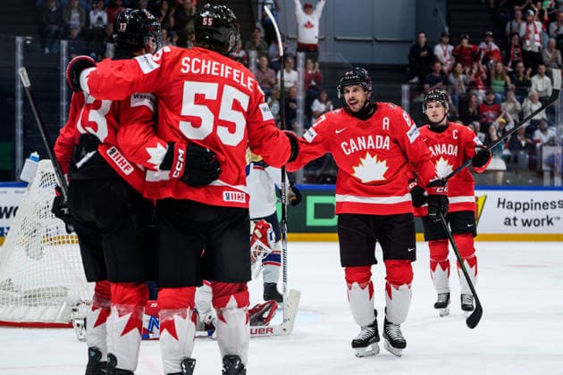 260521 Gabriel Vilardi, Mark Scheifele, Sidney Crosby and Macklin Celebrini of Canada celebrates after 3-3 during the 2026 IIHF Ice hockey, Eishockey World Championship, WM, Weltmeisterschaft between Canada and Norway on May 21, 2026 in Fribourg. Photo: Jesper Zerman BILDBYRAN kod JZ JZ0724 ishockey ice hockey ishockey-vm 2026 vm 2026 iihf world championship kanada canada norge norway canada kanada bbeng jubel norge norway celebrates Copyright: JESPERxZERMAN BB260521JZ082