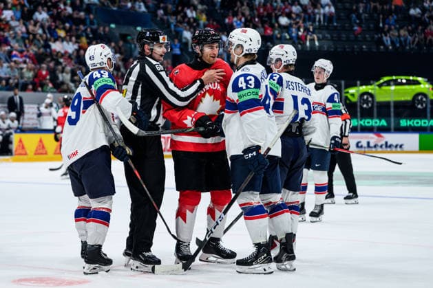 260521 Gabriel Vilardi of Canada and Max Krogdahl of Norway during the 2026 IIHF Ice hockey, Eishockey World Championship, WM, Weltmeisterschaft between Canada and Norway on May 21, 2026 in Fribourg. Photo: Jesper Zerman BILDBYRAN kod JZ JZ0724 ishockey ice hockey ishockey-vm 2026 vm 2026 iihf world championship kanada canada norge norway canada kanada bbeng norge norway Copyright: JESPERxZERMAN BB260521JZ087