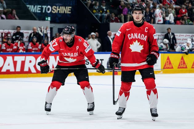 260521 Sidney Crosby and Macklin Celebrini of Canada during the 2026 IIHF Ice hockey, Eishockey World Championship, WM, Weltmeisterschaft between Canada and Norway on May 21, 2026 in Fribourg. Photo: Jesper Zerman BILDBYRAN kod JZ JZ0724 ishockey ice hockey ishockey-vm 2026 vm 2026 iihf world championship kanada canada norge norway canada kanada bbeng norge norway Copyright: JESPERxZERMAN BB260521JZ088