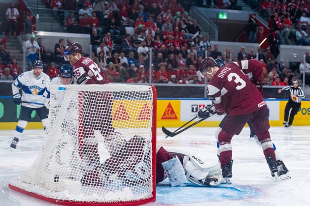 ZURICH, SWITZERLAND - MAY 21: Anton Lundell (Finland, 15) scoring the 5:1 goal during the Preliminary Round - Group A Match 29 between Latvia and Finland at the IIHF Ice hockey, Eishockey World Championship, WM, Weltmeisterschaft 2026, Swiss Life Arena on May 21, 2026 in Zurich, Switzerland. Zurich Switzerland Copyright: xTimoxSteinx