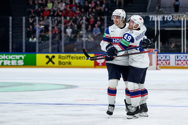 260521 Havard ostrem Salsten and Christian Kasastul of Norway celebrates after 4-4 during the 2026 IIHF Ice hockey, Eishockey World Championship, WM, Weltmeisterschaft between Canada and Norway on May 21, 2026 in Fribourg. Photo: Jesper Zerman BILDBYRAN kod JZ JZ0724 ishockey ice hockey ishockey-vm 2026 vm 2026 iihf world championship kanada canada norge norway canada kanada bbeng jubel norge norway celebrates Copyright: JESPERxZERMAN BB260521JZ091