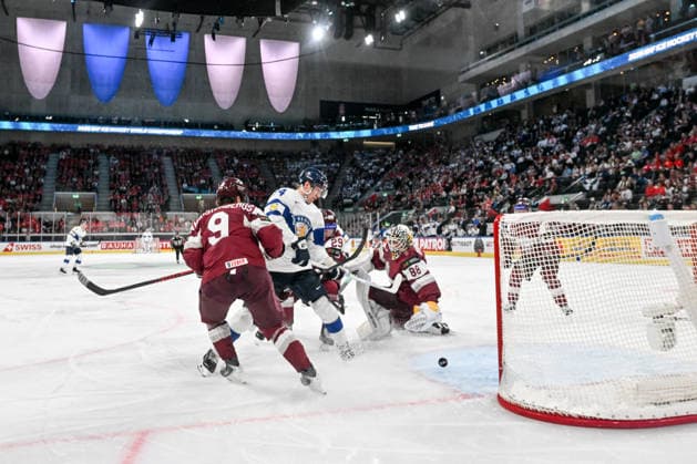 ZURICH, SWITZERLAND - MAY 21: Aatu Raty of Finland scores a gol against goalkeeper Gustavs Grigals of Latvia during the 2026 IIHF Ice hockey, Eishockey World Championship, WM, Weltmeisterschaft Switzerland game between Latvia and Finland at Swiss Life Arena on May 21, 2026 in Zurich, Zurich. Zurich Swiss Life Arena Zurich Switzerland Copyright: xJustPictures.ch AndreaxBrancax jp-en-EuSpIm-JP7_ANB_Lat_Fin_21052026_9394