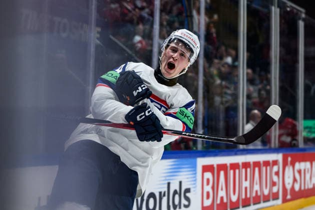 260521 Tinus Luc Koblar of Norway celebrates after 4-5 during the 2026 IIHF Ice hockey, Eishockey World Championship, WM, Weltmeisterschaft between Canada and Norway on May 21, 2026 in Fribourg. Photo: Jesper Zerman BILDBYRAN kod JZ JZ0724 ishockey ice hockey ishockey-vm 2026 vm 2026 iihf world championship kanada canada norge norway canada kanada bbeng jubel norge norway celebrates Copyright: JESPERxZERMAN BB260521JZ093