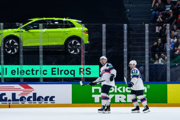 260521 Max Krogdahl and Christian Kasastul of Norway looks dejected after 5-5 during the 2026 IIHF Ice hockey, Eishockey World Championship, WM, Weltmeisterschaft between Canada and Norway on May 21, 2026 in Fribourg. Photo: Jesper Zerman BILDBYRAN kod JZ JZ0724 ishockey ice hockey ishockey-vm 2026 vm 2026 iihf world championship kanada canada norge norway canada kanada bbeng depp norge norway Copyright: JESPERxZERMAN BB260521JZ099