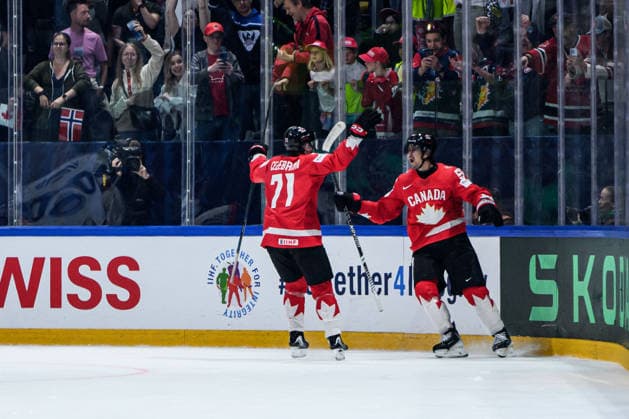 260521 Mark Scheifele of Canada celebrates after 6-5 during the 2026 IIHF Ice hockey, Eishockey World Championship, WM, Weltmeisterschaft between Canada and Norway on May 21, 2026 in Fribourg. Photo: Jesper Zerman BILDBYRAN kod JZ JZ0724 ishockey ice hockey ishockey-vm 2026 vm 2026 iihf world championship kanada canada norge norway canada kanada bbeng jubel norge norway celebrates Copyright: JESPERxZERMAN BB260521JZ101