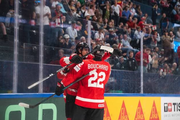FRIBOURG, FRIBOURG - MAY 21: Canada players celebrate with Mark Scheifele after he scored during the 2026 IIHF World Championship, WM, Weltmeisterschaft Preliminary Round Group B match between Canada and Norway at BCF Arena on May 21, 2026 in Fribourg, Fribourg, Switzerland. Copyright: xLivioxBaeriswylx xSPPx Sportspressphoto_SPR151133
