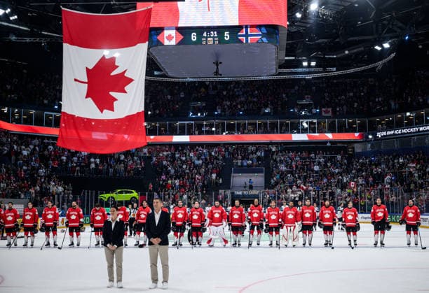 260521 Players of Canada after the 2026 IIHF Ice hockey, Eishockey World Championship, WM, Weltmeisterschaft between Canada and Norway on May 21, 2026 in Fribourg. Photo: Jesper Zerman BILDBYRAN kod JZ JZ0724 ishockey ice hockey ishockey-vm 2026 vm 2026 iihf world championship kanada canada norge norway canada kanada bbeng norge norway Copyright: JESPERxZERMAN BB260521JZ102