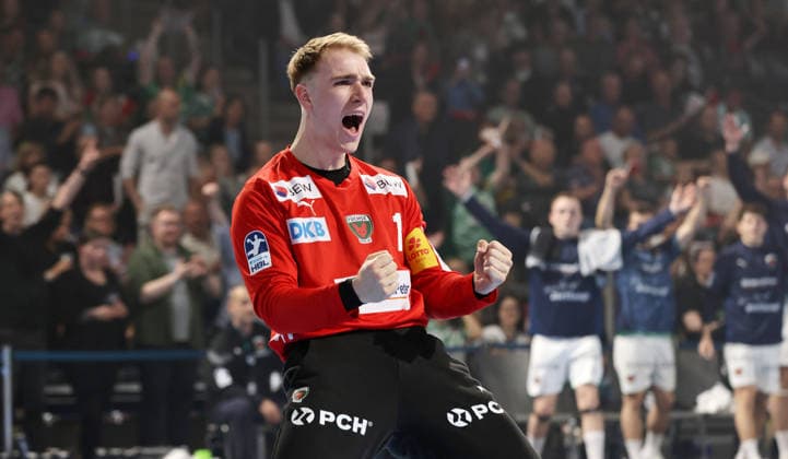 Torwart Lasse Ludwig jubelt nach Parade Freude Emotion Jubel Handball HBL Bundesliga Herren 32. Spieltag Saison 2025 2026 21.05.2026 Füchse Berlin vs TSV Hannover Burgdorf