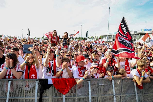Fans vor der Bühne , Deutschland, Fussball, Empfang Stadt Freiburg, Fest Programm, SC Freiburg, 21.05.2026, Freiburg im Breisgau Neuen Messe Deutschland Copyright: xGrantxHubbsx
