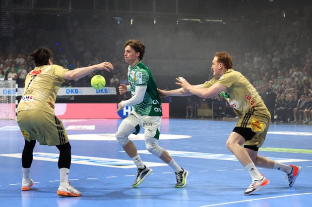 DEU, DHB, 1.HBL, Fuechse Berlin vs. Hannover Burgdorf, 21.05.2026, Max-Schmeling-Halle, Berlin, DEU, DHB, 1.HBL, Fuechse Berlin vs. Hannover Burgdorf, im Bild Nils Lichtlein (Fuechse Berlin 17), Leif Tissier, Lukas Stutzke (Hannover-Burgdorf 39), Leif Tissier (Hannover-Burgdorf 7)