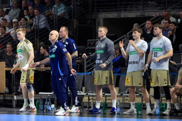 DEU, DHB, 1.HBL, Fuechse Berlin vs. Hannover Burgdorf, 21.05.2026, Max-Schmeling-Halle, Berlin, DEU, DHB, 1.HBL, Fuechse Berlin vs. Hannover Burgdorf, im Bild Cheftrainer Juan Carlos Pastor (Hannover-Burgdorf), Hannover-Burgdorf-Spielerbank