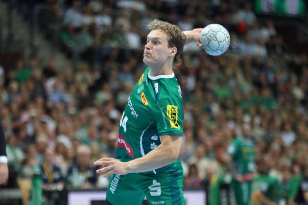 Handball DAIKIN HBL, SC DHfK Leipzig - MT Melsungen; 21.05.2026 Blaer Hinriksson (44, SC DHfK Leipzig) wirft einen Siebenmeter. Handball, DAIKIN HBL, 1. Bundesliga, Saison 2025 2026, 32. Spieltag: SC DHfK Leipzig vs. MT Melsungen am 21.05.2026 in der Quarterback Immobilien Arena Leipzig. Copyright: xBEAUTIFULxSPORTS JanxKaeferx
