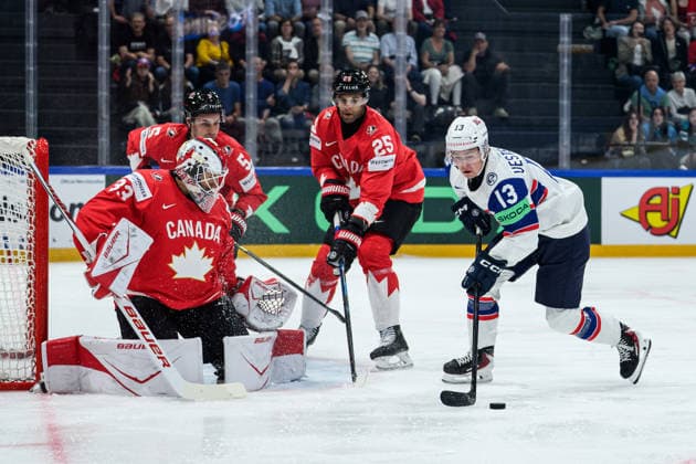 260521 Cam Talbot, Denton Mateychuk and Darnell Nurse of Canada against Petter Vesterheim of Norway during the 2026 IIHF Ice hockey, Eishockey World Championship, WM, Weltmeisterschaft between Canada and Norway on May 21, 2026 in Fribourg. Photo: Jesper Zerman BILDBYRAN kod JZ JZ0724 ishockey ice hockey ishockey-vm 2026 vm 2026 iihf world championship kanada canada norge norway bbeng Copyright: JESPERxZERMAN BB260521JZ110