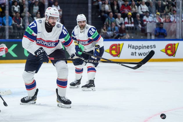 260521 Adrian Saxrud Danielsen of Norway during the 2026 IIHF Ice hockey, Eishockey World Championship, WM, Weltmeisterschaft between Canada and Norway on May 21, 2026 in Fribourg. Photo: Jesper Zerman BILDBYRAN kod JZ JZ0724 ishockey ice hockey ishockey-vm 2026 vm 2026 iihf world championship kanada canada norge norway bbeng Copyright: JESPERxZERMAN BB260521JZ118