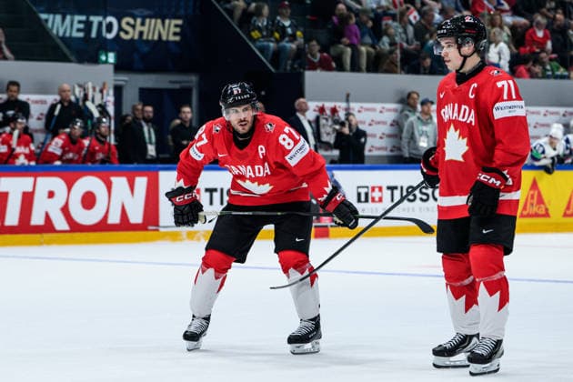 260521 Sidney Crosby and Macklin Celebrini of Canada during the 2026 IIHF Ice hockey, Eishockey World Championship, WM, Weltmeisterschaft between Canada and Norway on May 21, 2026 in Fribourg. Photo: Jesper Zerman BILDBYRAN kod JZ JZ0724 ishockey ice hockey ishockey-vm 2026 vm 2026 iihf world championship kanada canada norge norway bbeng Copyright: JESPERxZERMAN BB260521JZ125