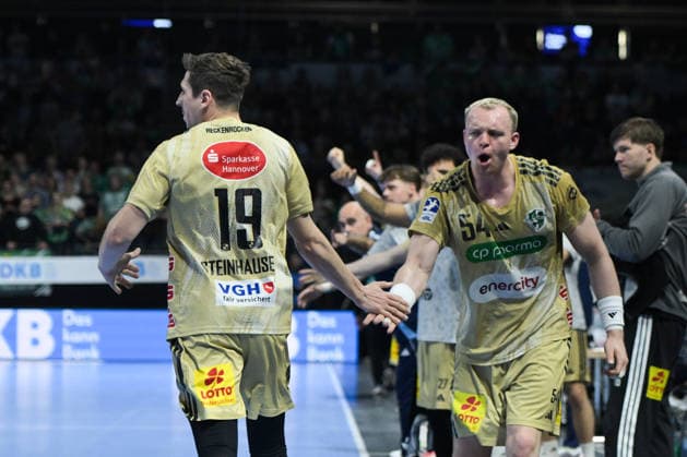 21.05.2026, xlakx, Handball Daikin HBL, Fuechse Berlin - TSV Hannover-Burgdorf v.l. Marius Steinhauser (TSV Hannover-Burgdorf), Justus Fischer (TSV Hannover-Burgdorf) Jubel Berlin