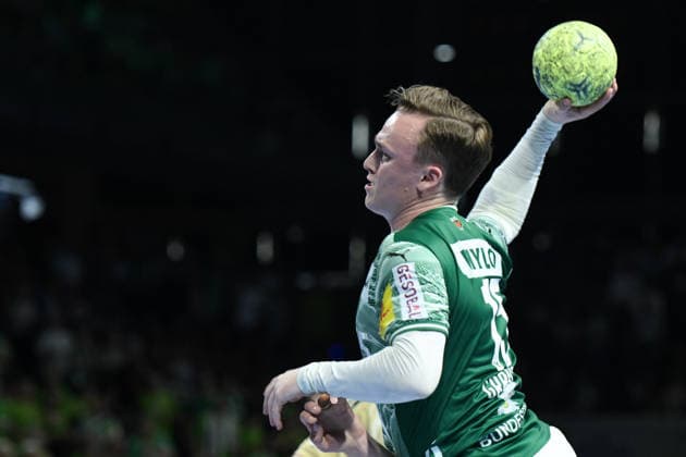 21.05.2026, xlakx, Handball Daikin HBL, Fuechse Berlin - TSV Hannover-Burgdorf v.l. Tobias Grondahl (Fuechse Berlin) setzt zum Sprungwurf an Berlin