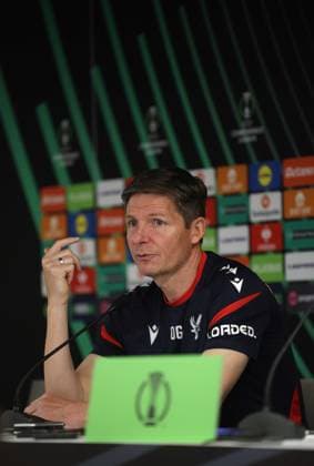 UEFA Conference League Final - Crystal Palace FC Media Open Day LONDON, ENGLAND, MAY 21: Oliver Glasner manager of Crystal Palace talking to the media in his press conference, PK, Pressekonferenz during the Crystal Palace FC UEFA Conference League Final Media Open Day at Crystal Palace FC Training Ground, London, England, on May 21. (Photo by Daniel Weir) London Crystal Palace FC Training Ground England Copyright: xDanielxWeir SportsxPressxPhotox Sportspressphoto_SPR151171
