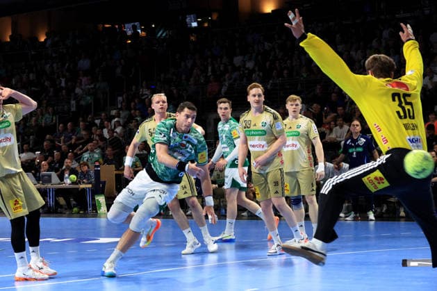 DEU, DHB, 1.HBL, Fuechse Berlin vs. Hannover Burgdorf, 21.05.2026, Max-Schmeling-Halle, Berlin, DEU, DHB, 1.HBL, Fuechse Berlin vs. Hannover Burgdorf, im Bild Mijajlo Marsenic (Fuechse Berlin 93), Lukas Stutzke (Hannover-Burgdorf 39), Justus Fischer (Hannover-Burgdorf 54), Joel Birlehm (Hannover-Burgdorf 35)