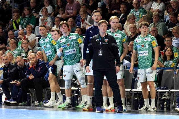 DEU, DHB, 1.HBL, Fuechse Berlin vs. Hannover Burgdorf, 21.05.2026, Max-Schmeling-Halle, Berlin, DEU, DHB, 1.HBL, Fuechse Berlin vs. Hannover Burgdorf, im Bild Cheftrainer Nicolej Krickau (Fuechse Berlin), Fuechse-Spielerbank