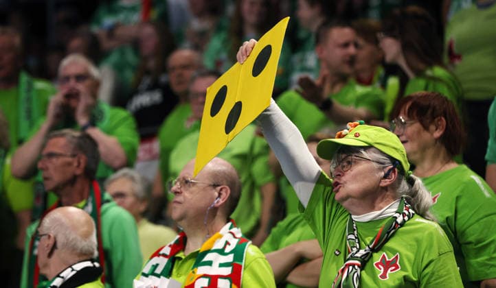 Füchse Fans unzufrieden mit den Schiedsrichtern Handball HBL Bundesliga Herren 32. Spieltag Saison 2025 2026 21.05.2026 Füchse Berlin vs TSV Hannover Burgdorf