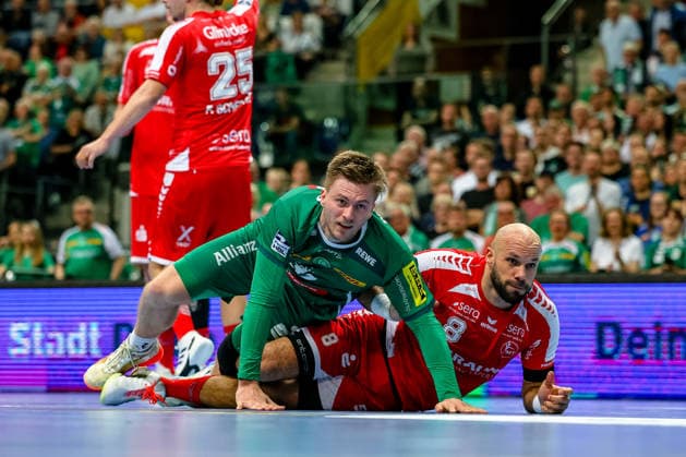 Franz Semper (SC DHfK Leipzig, 32) und Adrian Sipos (MT Melsungen, 08) am Boden, SC DHfK Leipzig vs MT Melsungen, Handball, 1. Bundesliga, 32. Spieltag, Saison 2025 2026, 21.05.2026, SC DHfK Leipzig vs MT Meslungen, Handball, 1. Bundesliga, 32. Spieltag, Saison 2025 2026, 21.05.2026 Leipzig Copyright: xEibner-Pressefoto LauraxRoemerx EP_LRR