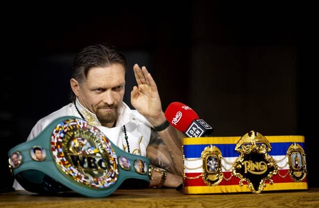 CAIRO - World champion Oleksandr Usyk during a press conference, PK, Pressekonferenz at the Grand Egyptian Museum ahead of the title fight with boxer Rico Verhoeven at the Pyramids of Giza. KOEN VAN WEEL ANP xVIxANPxSportx xxANPxIVx 558974965 originalFilename: 558974965.jpg