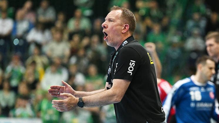 Handball-Bundesliga, Saison 2025 2026, 32. Spieltag, SC DHfK Leipzig vs. MT Melsungen (21.05.2026) Frank Carstens (Trainer DHfK Leipzig) gestikuliert beim Handball-Bundesliga-Spiel DHfK Leipzig gegen MT Melsungen (21.05.2026) Leipzig Sachsen Deutschland QUARTERBACK Immobilien Arena Am Sportforum 2