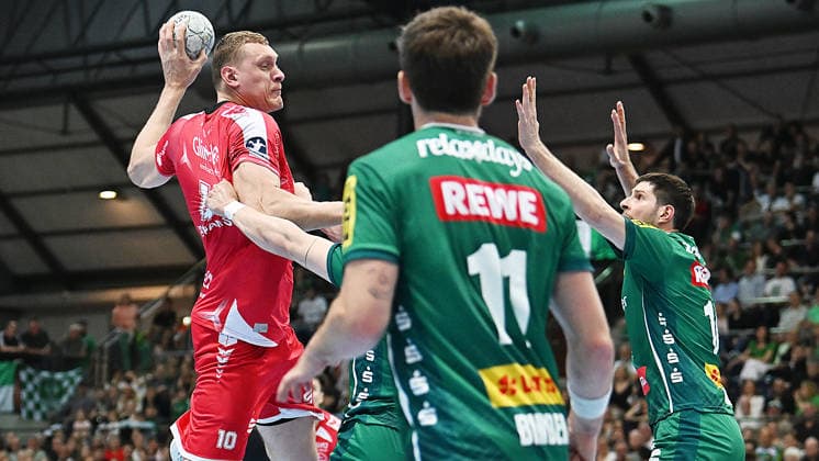 Handball-Bundesliga, Saison 2025 2026, 32. Spieltag, SC DHfK Leipzig vs. MT Melsungen (21.05.2026) Torwurf Dainis Kristopans (Rückraum Melsungen, Rückennummer 10) beim Handball-Bundesliga-Spiel DHfK Leipzig gegen MT Melsungen (21.05.2026) Leipzig Sachsen Deutschland QUARTERBACK Immobilien Arena Am Sportforum 2