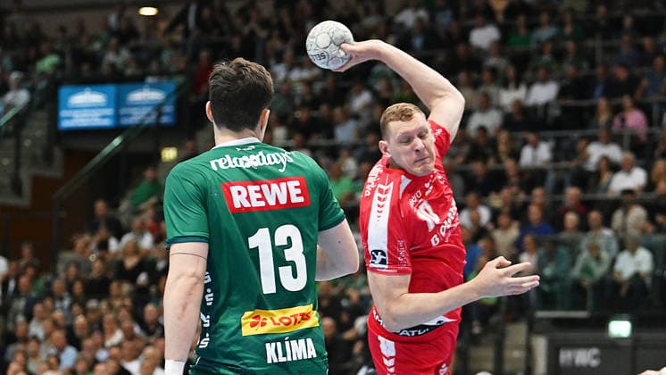 Handball-Bundesliga, Saison 2025 2026, 32. Spieltag, SC DHfK Leipzig vs. MT Melsungen (21.05.2026) Torwurf Dainis Kristopans (Rückraum Melsungen, Rückennummer 10) beim Handball-Bundesliga-Spiel DHfK Leipzig gegen MT Melsungen (21.05.2026) Leipzig Sachsen Deutschland QUARTERBACK Immobilien Arena Am Sportforum 2
