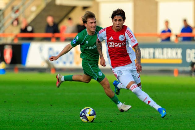 2026-05-21 AFC Ajax v FC Groningen - Dutch Eredivisie Play-Offs VOLENDAM, NETHERLANDS - MAY 21: Jorg Schreuders of FC Groningen, Maher Carrizo of Ajax during the Dutch Eredivisie Play-Offs match between AFC Ajax and FC Groningen at Kras Stadion on May 21, 2026 in Volendam, Netherlands. Volendam Kras Stadion Netherlands Content not available for redistribution in The Netherlands directly or indirectly through any third parties. Copyright: xMarcelxvanxPlateringenx