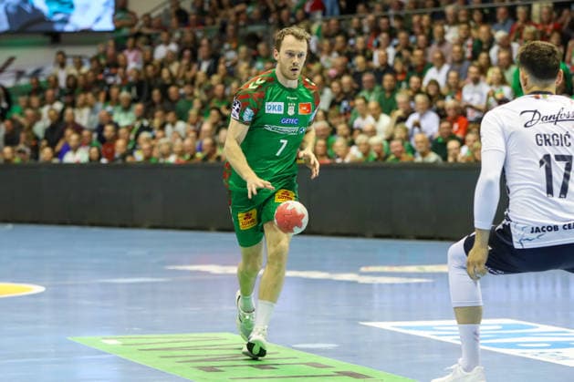 21.05.2026, xgox, Handball - Daikin HBL SC Magdeburg - SG Flensburg-Handewitt emspor, v.l. Felix Claar (Magdeburg, 7) am Ball, plays the ball Magdeburg