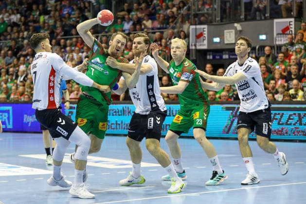 21.05.2026, xgox, Handball - Daikin HBL SC Magdeburg - SG Flensburg-Handewitt emspor, v.l. Marko Grgic (Flensburg, 17), Felix Claar (Magdeburg, 7), Johannes Golla (Flensburg, 4) Zweikampf, Duell, Kampf, tackle Magdeburg