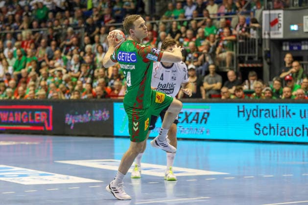 21.05.2026, xgox, Handball - Daikin HBL SC Magdeburg - SG Flensburg-Handewitt emspor, v.l. Omar Ingi Magnusson (Magdeburg, 14) beim Siebenmeter Magdeburg