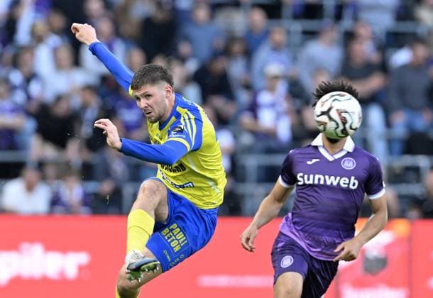 STVV s Ryan Merlen fights for the ball during a soccer match between RSC Anderlecht and Sint-Truidense V.V., Thursday 21 May 2026 in Brussels, on the ninth day of the Champion s Play-off of the 2025-2026 Jupiler Pro League first division of the Belgian championship. JOHNxTHYS  x174663804x