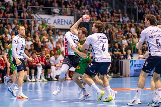 Deutschland: HBL DAIKIN Handball Bundesliga 2025 - 2026, 30. Spieltag - SC Magdeburg vs SG Flensburg Handewitt - GETEC Arena (Magdeburg): Felix Claar (SC Magdeburg, 7) am Ball Copyright: xTomxLauruschkatx