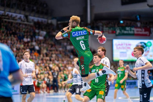 Deutschland: HBL DAIKIN Handball Bundesliga 2025 - 2026, 30. Spieltag - SC Magdeburg vs SG Flensburg Handewitt - GETEC Arena (Magdeburg): Matthias Musche (SC Magdeburg, 6) am Ball Copyright: xTomxLauruschkatx